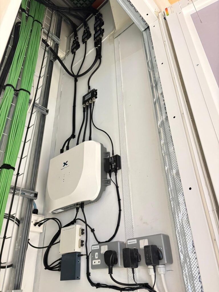 mobile signal boosters 4